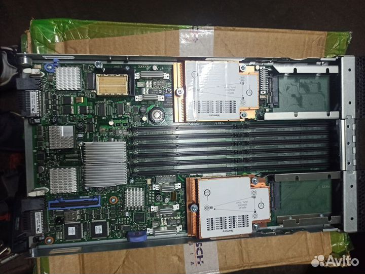 Блейд сервер IBM BladeCenter HS22