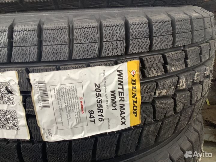 Dunlop SP Winter Maxx WM01 205/55 R16 94T