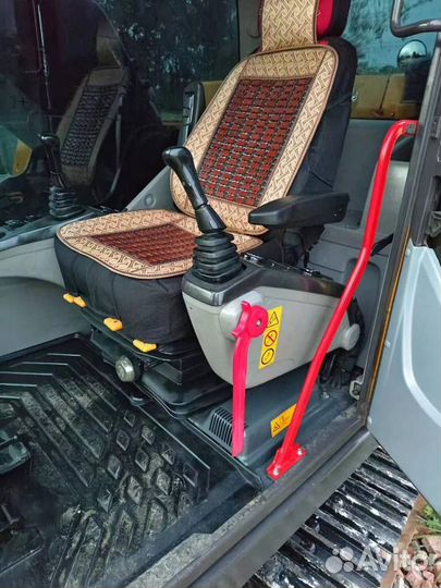 Гусеничный экскаватор Volvo EC300D, 2023