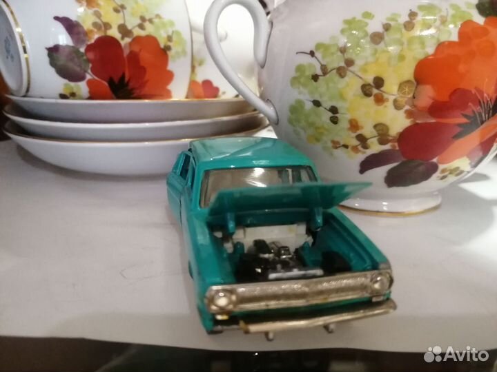 Машинка детская Волга Газ-24, 1:43