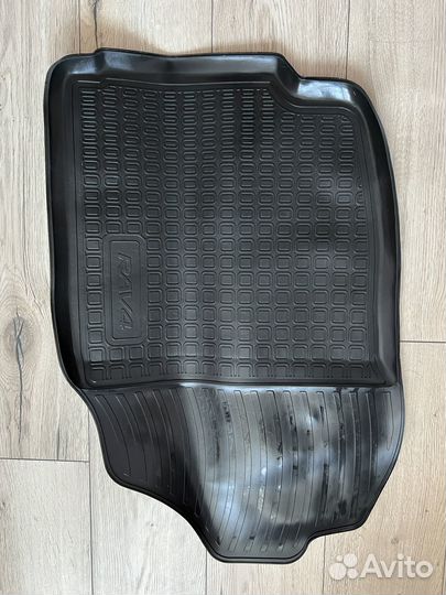 Автомобильные коврики резиновые