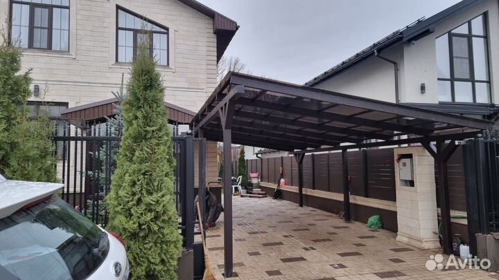 Навесы из поликарбоната для парковки