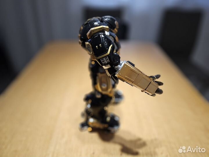 Коллекционная фигурка hulkbuster