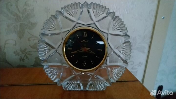 Настольные часы Маяк СССР кварц