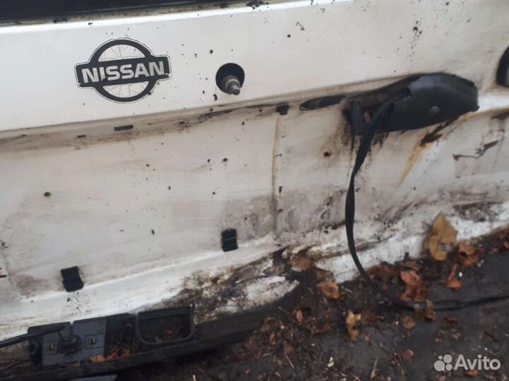 Дверь багажника nissan AD