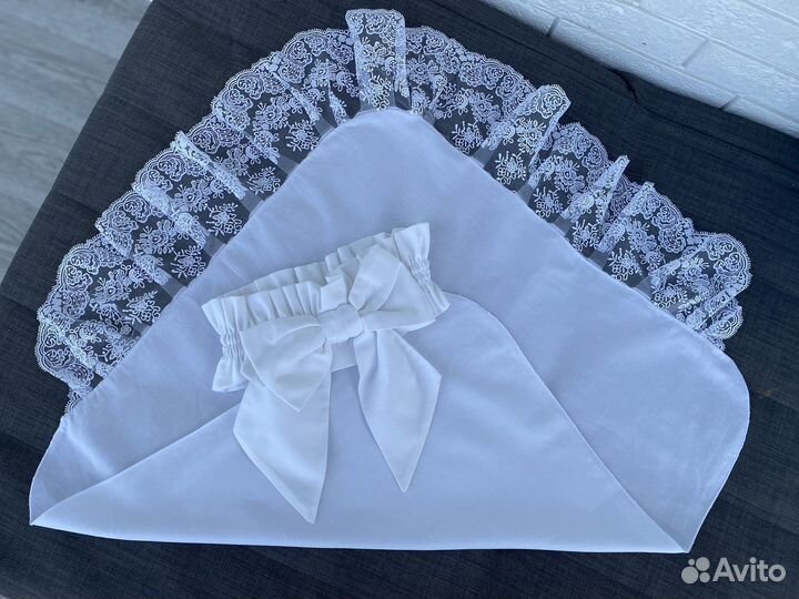 Уголок и бант на выписку