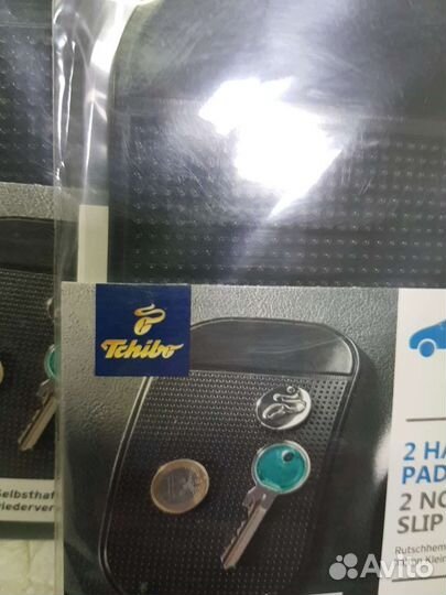 Коврик липкий на панель авто