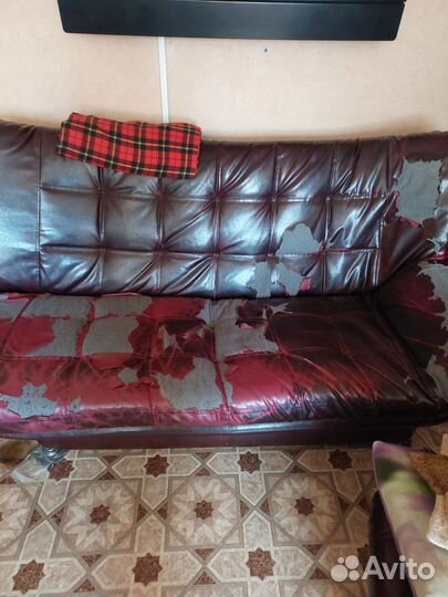 Диван,бесплатно