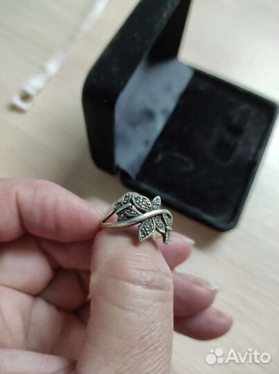 Серебряное кольцо