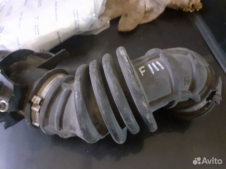 Патрубок воздушного фильтра Ford Focus 3