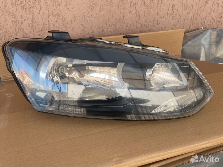 Фара правая оригинал Volkswagen Polo