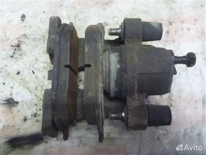 Суппорт задний правый Ford Maverick TM1 AJ6 2005