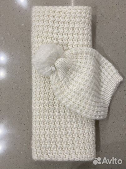 Комплект шапка и снуд белый