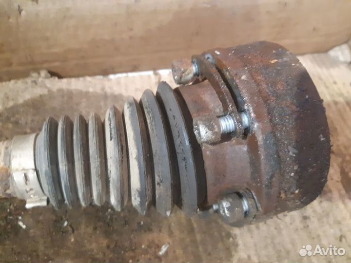 Привод задний левый Volkswagen Tiguan