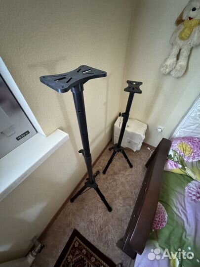 Стойки для мониторов