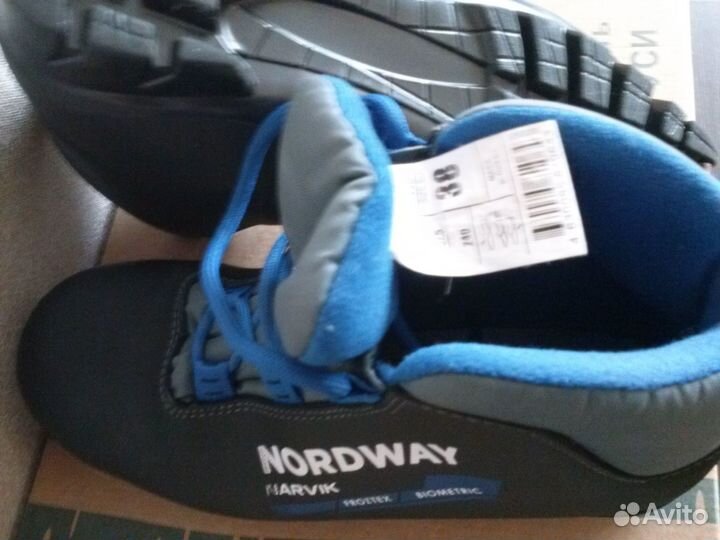 Ботинки лыжные детские размер 35.37.38