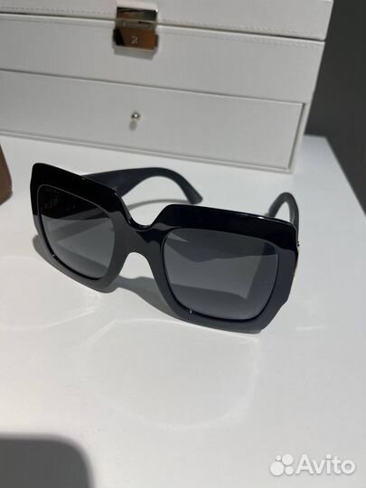 Солнцезащитные очки gucci