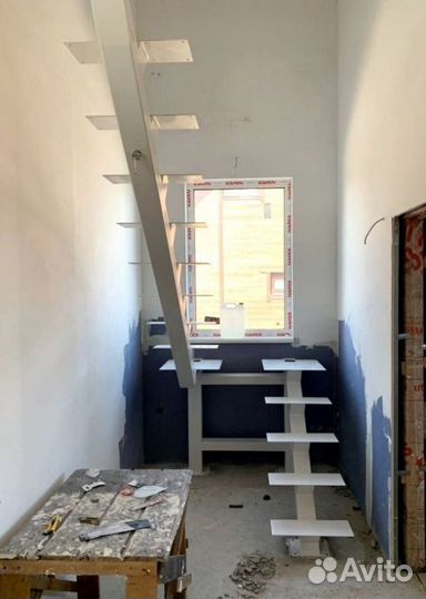 Лестница в дом или квартиру