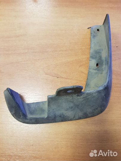 Брызговик задний правый Chevrolet aveo