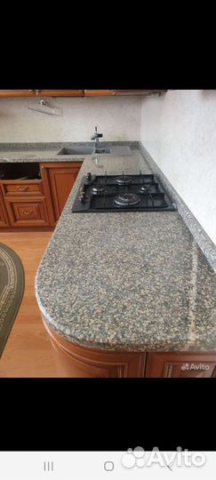 Изготовлени столешниц из натурального камня