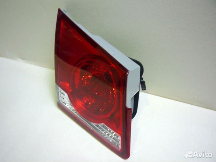 Фонарь задний правый внутрен Шевроле Круз Седан 09
