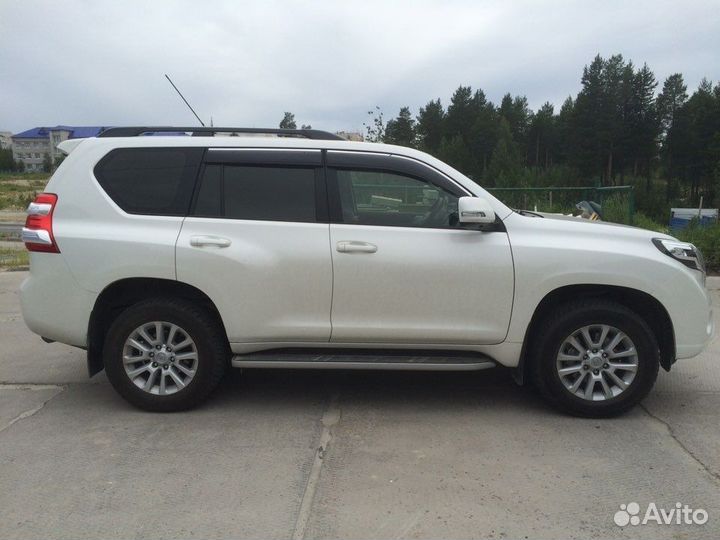 Land Cruiser Prado 150 Ветровики с хромом D6SA3