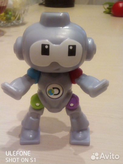 Игрушки из Макдональдса (коллекция Роботы)