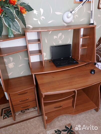 Компьютерный стол