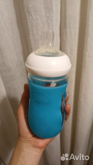 Бесплатно Стеклянная бутылочка avent