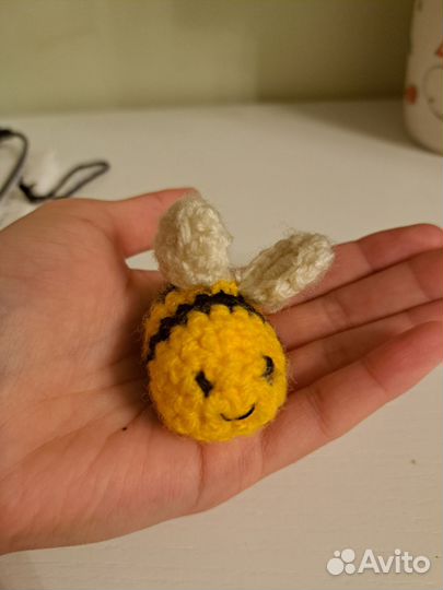 Вязаная пчелка