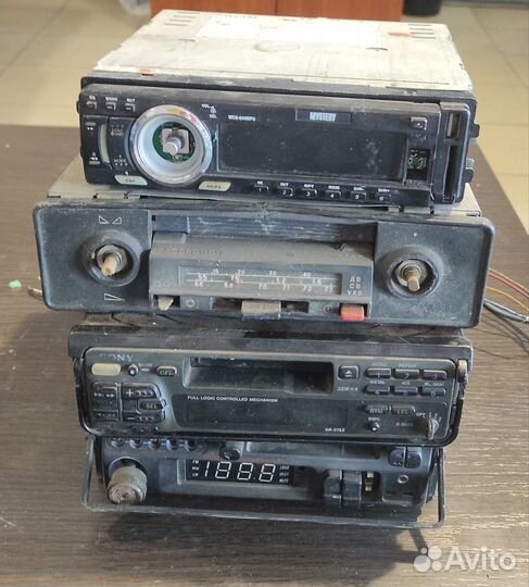 Магнитолы с нескольких машин