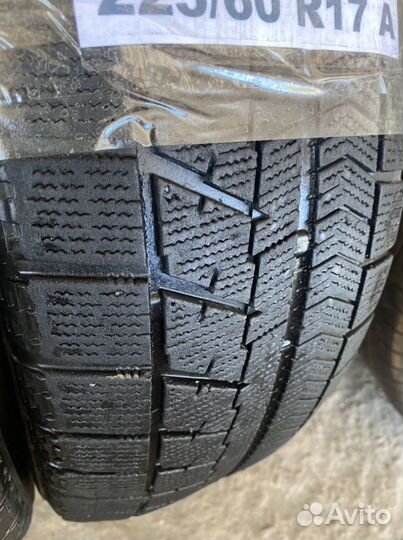 Bridgestone Blizzak VRX 225/60 R17 99S