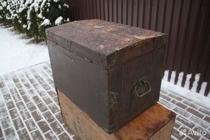 Сундук Ларец старинный с латунными вставками 19век