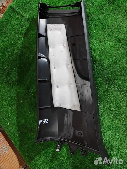 Обшивка стойки средняя нижняя Volkswagen Passat B6