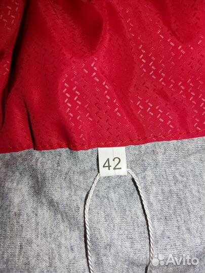 Куртка новая, р.42