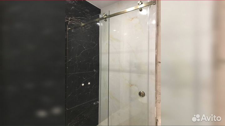 Стеклянное душевое ограждение