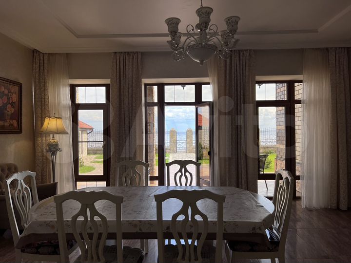 Коттедж 280 м² на участке 25 сот.