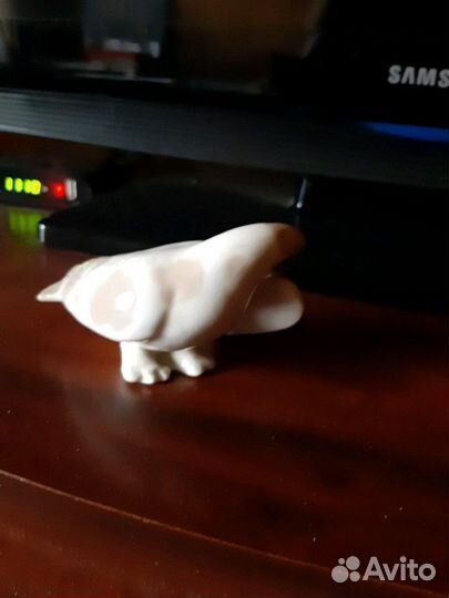 Статуэтка фарфоровая Голубь