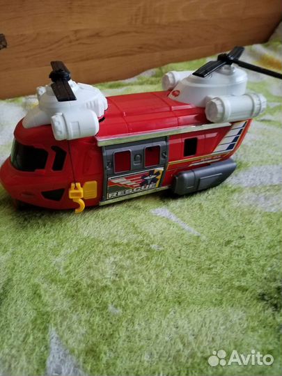 Машинка внедорожник и вертолет
