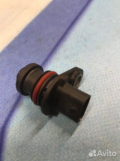 Датчик положения распредвала 12636947