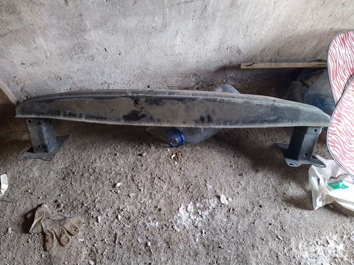 Усилитель заднего бампера VW jetta6 5c6807586