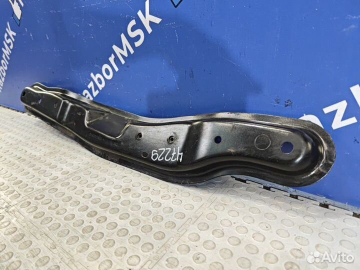 Поперечина подрамника Renault Kaptur