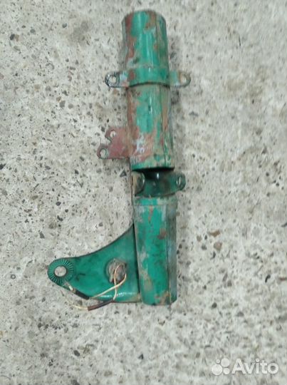 Кожух вилки левый на Урал М63