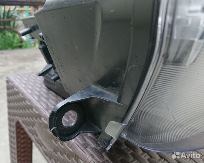 Фара передняя правая Audi A6C6 4F0941030CT