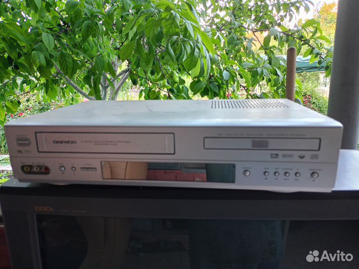 Видеомагнитофон