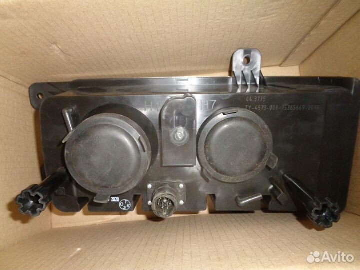 Блок-фара 44.3775