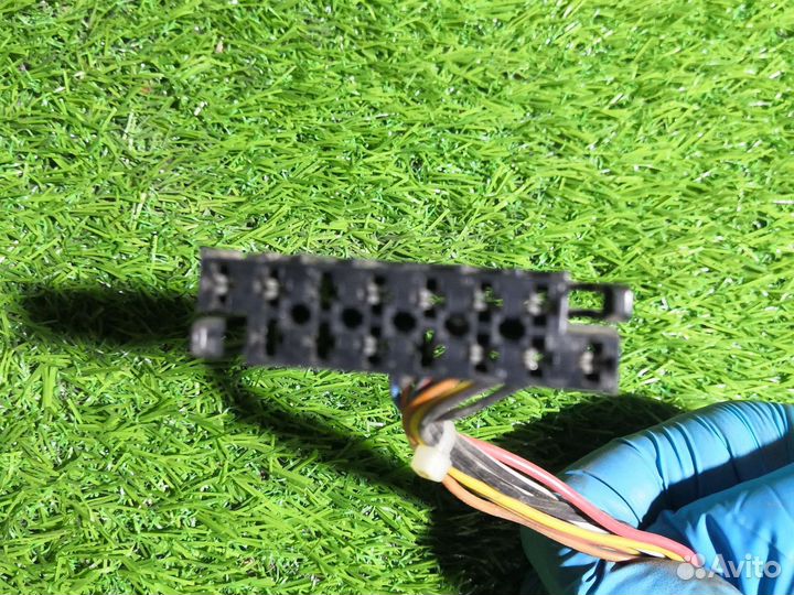 Замок передней правой двери Volvo 850