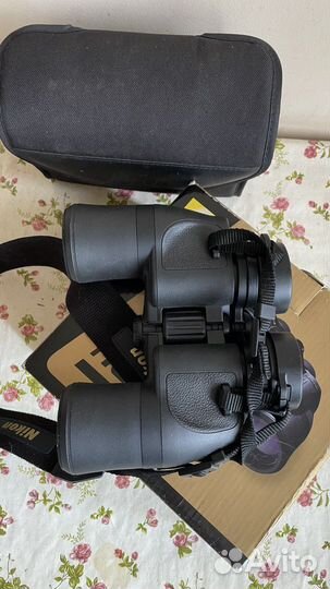 Бинокль Nikon Aculon A211 10x42