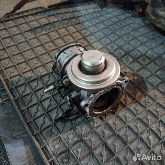 Дроссельная заслонка Volkswagen Sharan 1.9 tdi