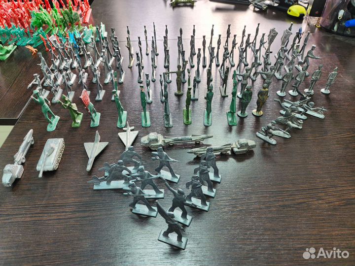 Солдатики 311штук